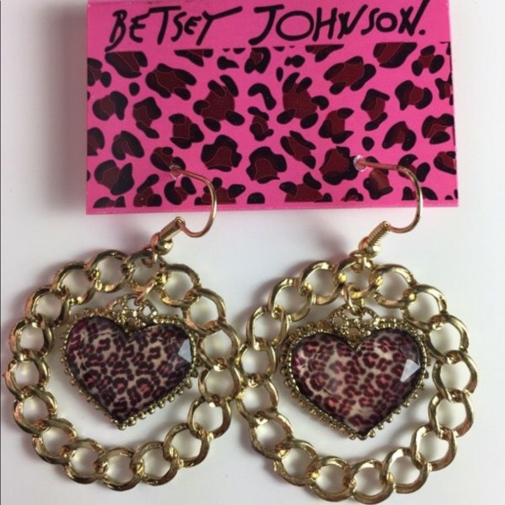 Betsey Johnson chained heart earrings